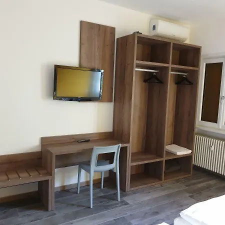 Roma Ariston 8 *